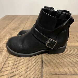 Art class girls size 1 black side zip boot